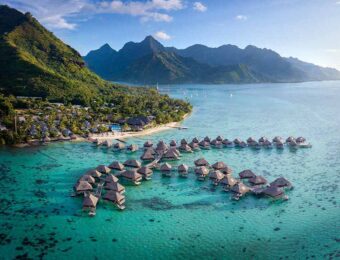 死ぬまでに一度は訪れたい世界で最も美しい島10選！喧騒を離れて非日常の世界へ