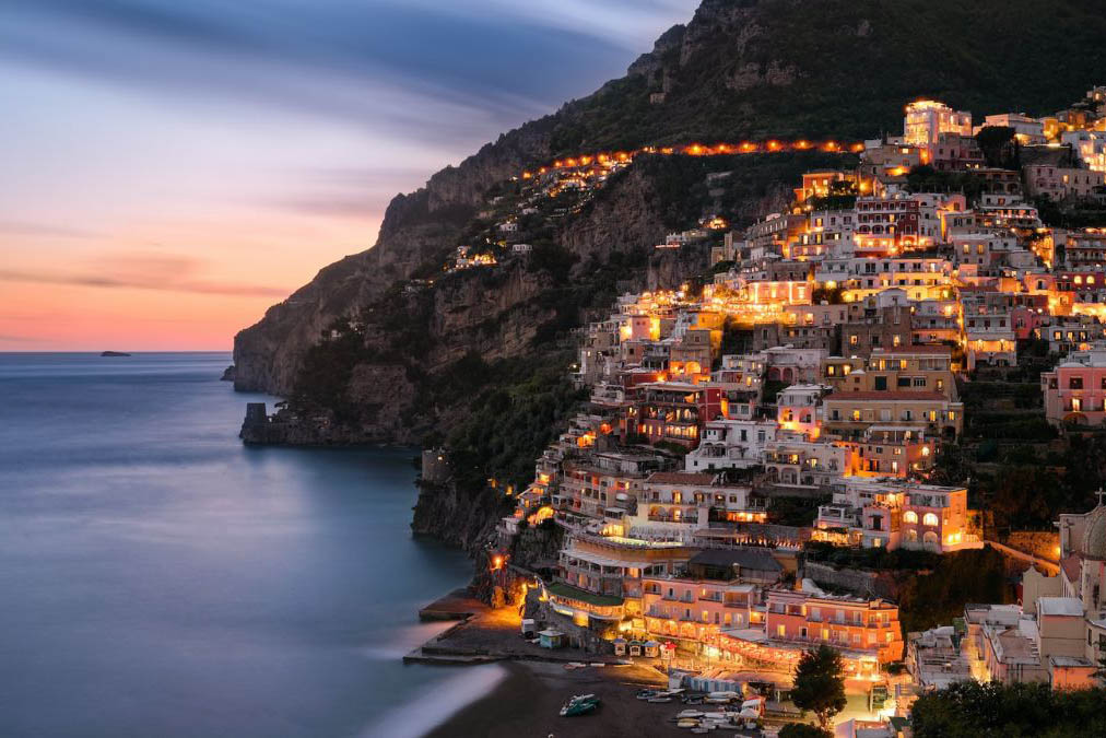 世界一美しい海岸線”といわれる全長40キロの海岸線「アマルフィ海岸