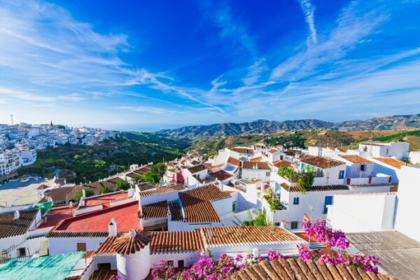 スペイン旅行の費用はどれくらい？安い時期は？3泊5日・5泊7日など宿泊日数ごとに予算を解説