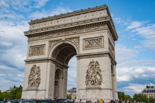 フランス旅行の費用はどれくらい？安い時期は？3泊5日・5泊7日など宿泊日数ごとに予算を解説