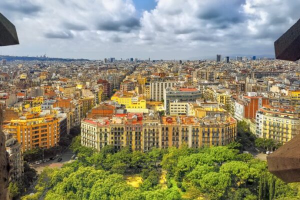 スペイン旅行のベストシーズンはいつ？気候・気温やおすすめの服装などを紹介