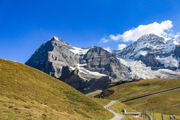 スイス旅行の費用はどれくらい？安い時期は？3泊4日・4泊5日など宿泊日数ごとに予算を解説
