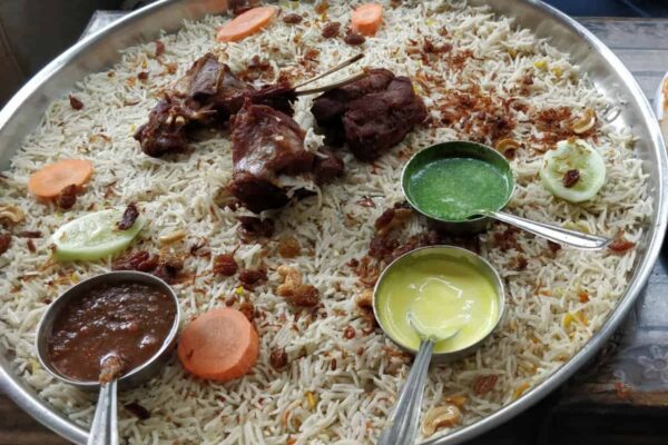 サウジアラビアの代表的な料理10選！定番料理・伝統料理からスイーツまで