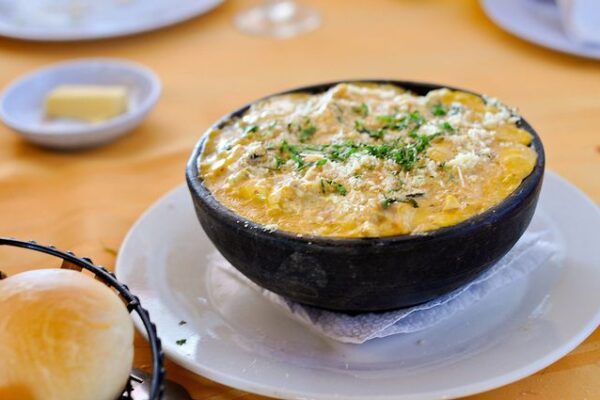 チリの代表的な料理15選！定番料理・伝統料理からスイーツまで