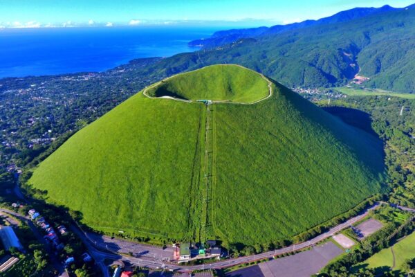 大室山を徹底解説！行き方・アクセス方法・おすすめの時期なども紹介